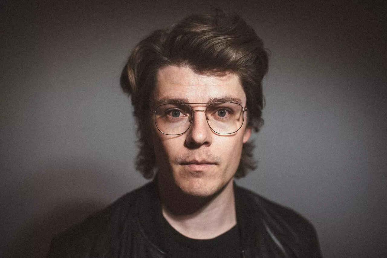 ANMELDELSE: Glade sange fra poprockens midterrabat