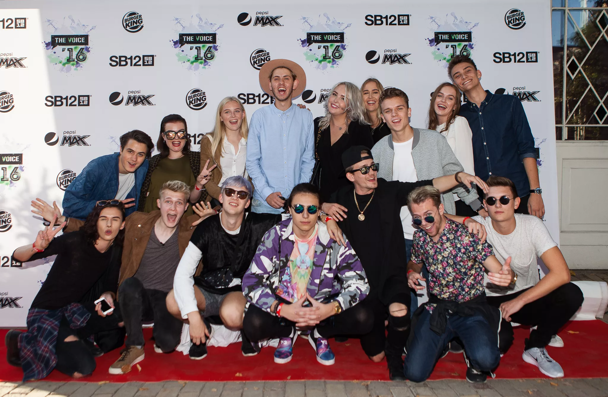 Se stjernerne på den røde løber til The Voice '16 i Tivoli