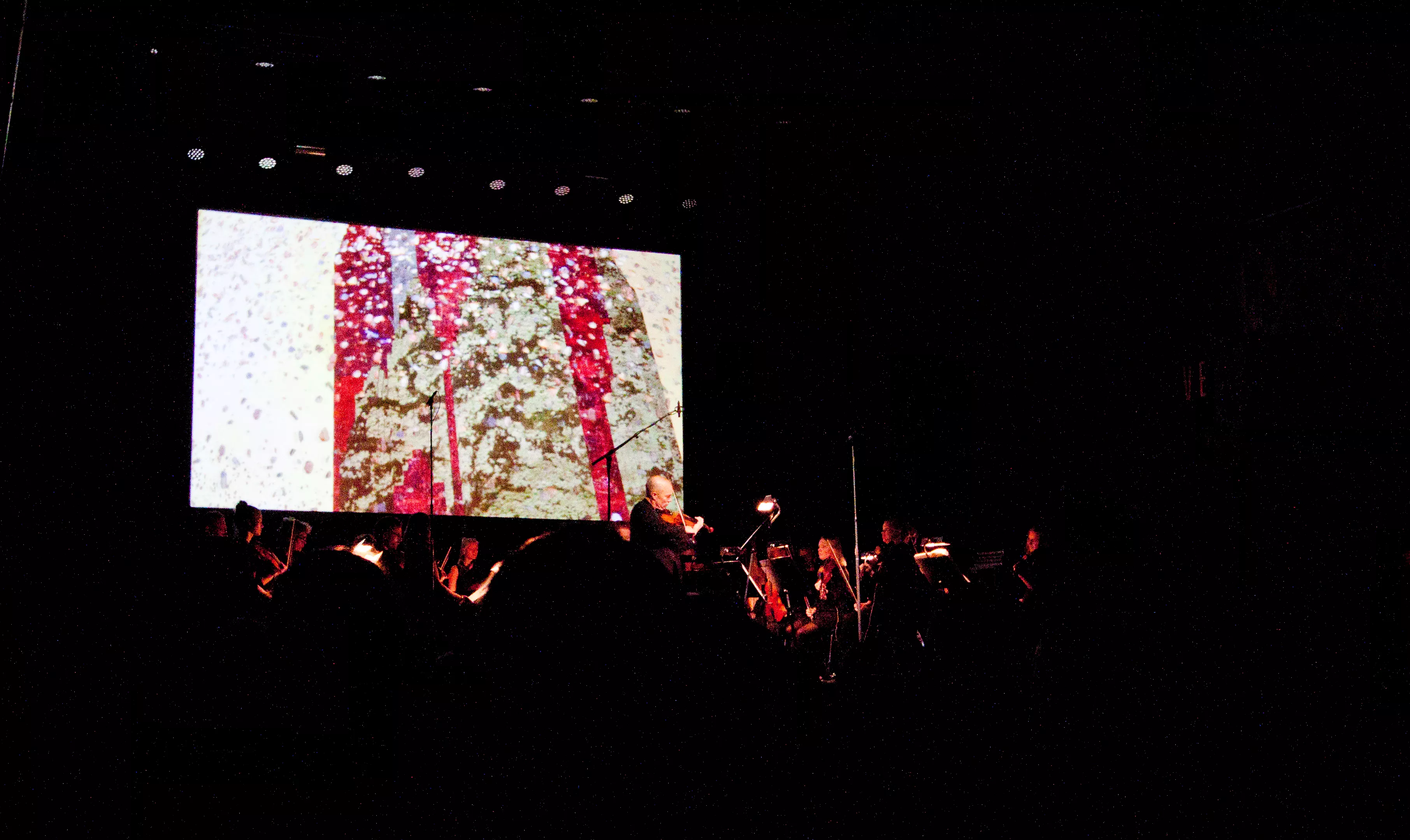 Distortion får verdenskendt komponist på programmet