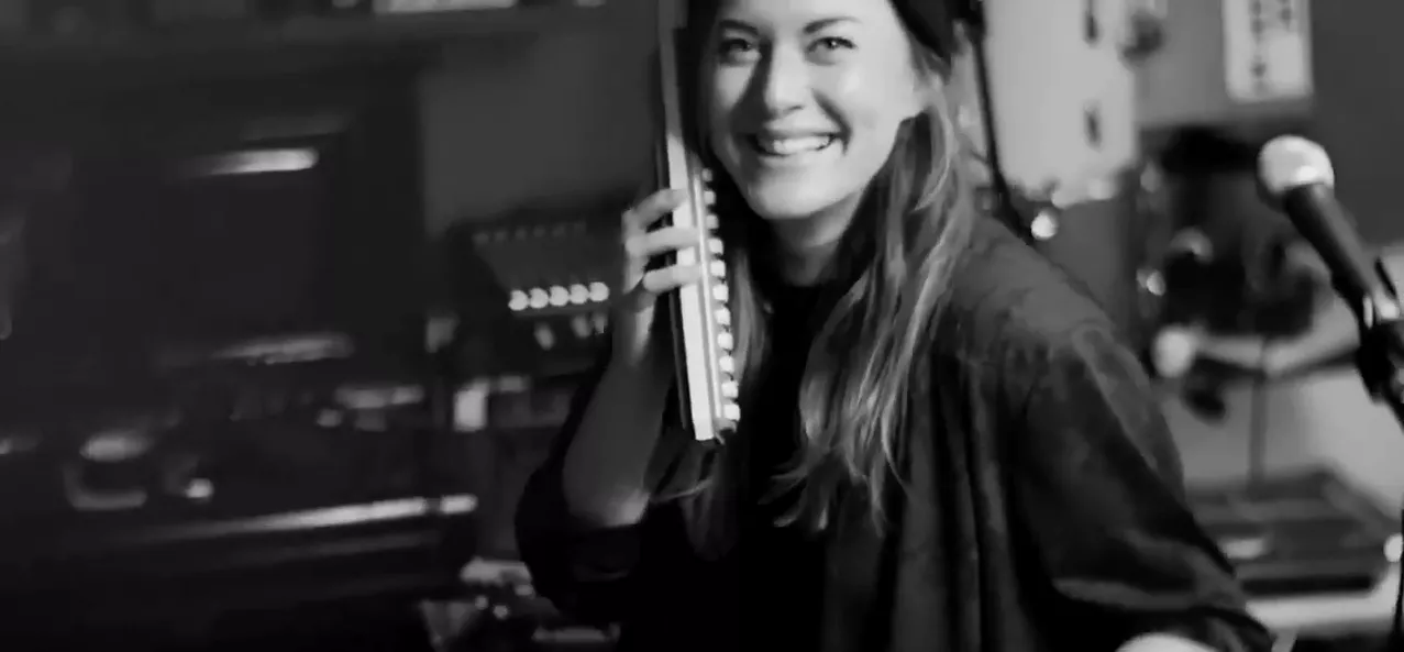 Ny musikvideo: Signe Trylle sætter ord på den svære kærlighed