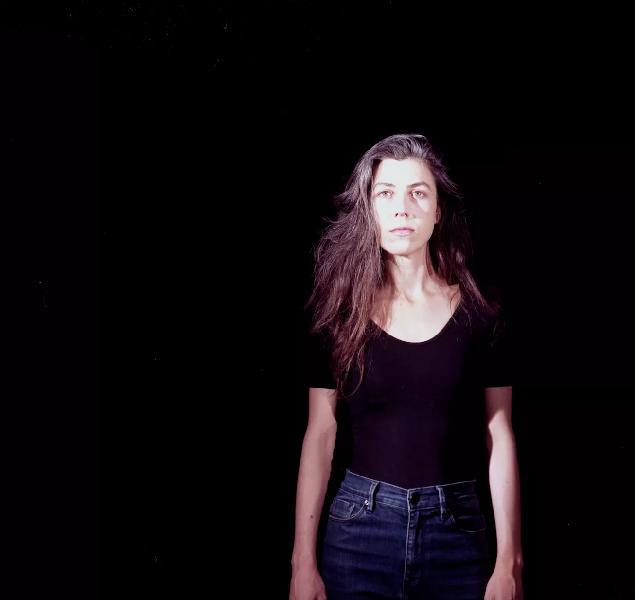 Interview med Roskilde-aktuelle Julia Holter: Legesyg og ambitiøs