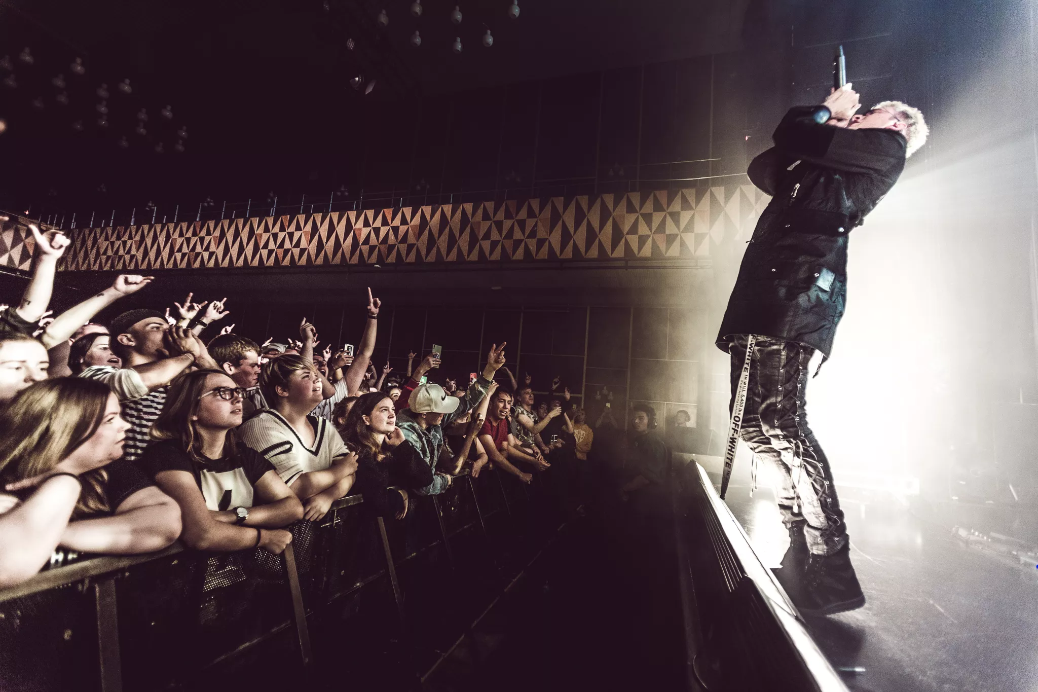 Middelhøj pistolføring