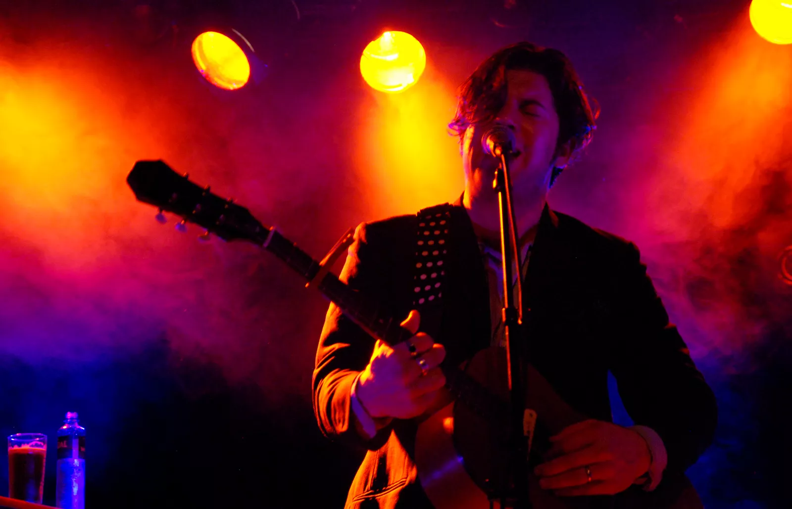 Ed Harcourt giver intim dansk festivalkoncert