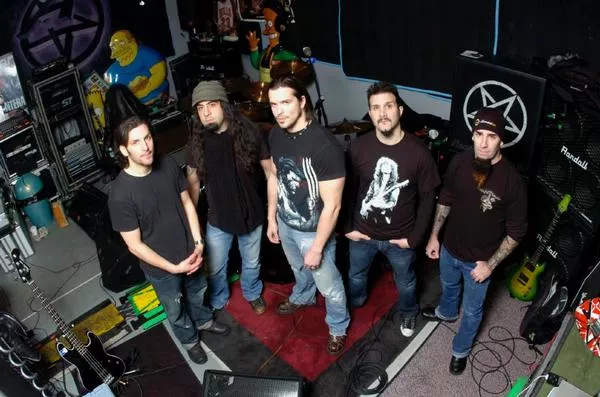 Anthrax aflyser dansk koncert