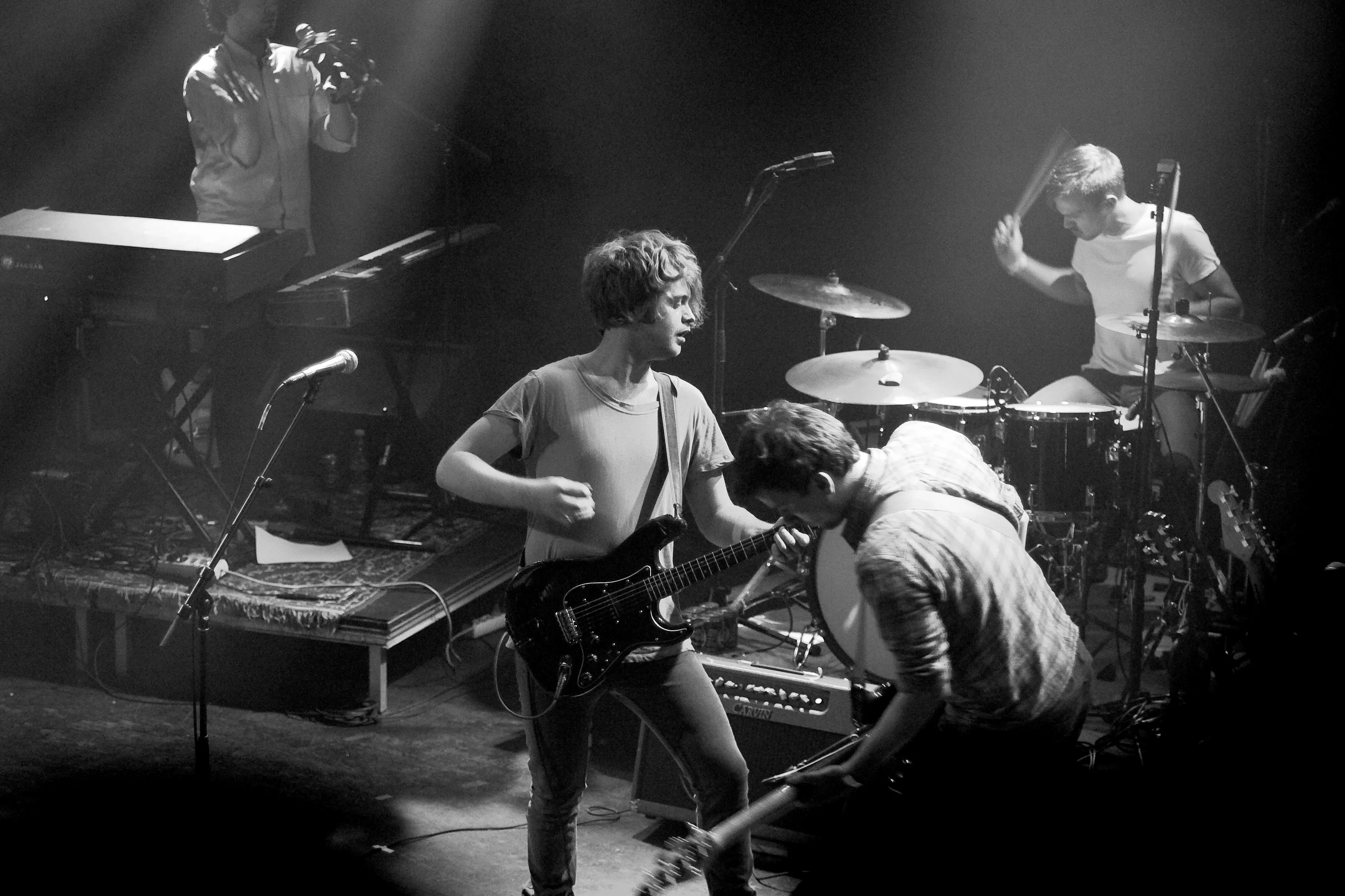 Figurines varmer op for Band Of Horses