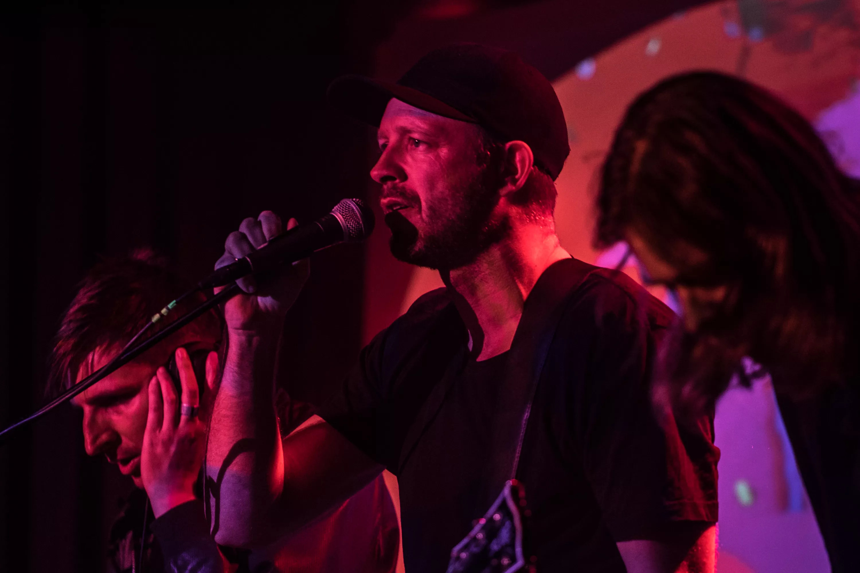 Musikalsk grillbuffet med sovs og trommesolo