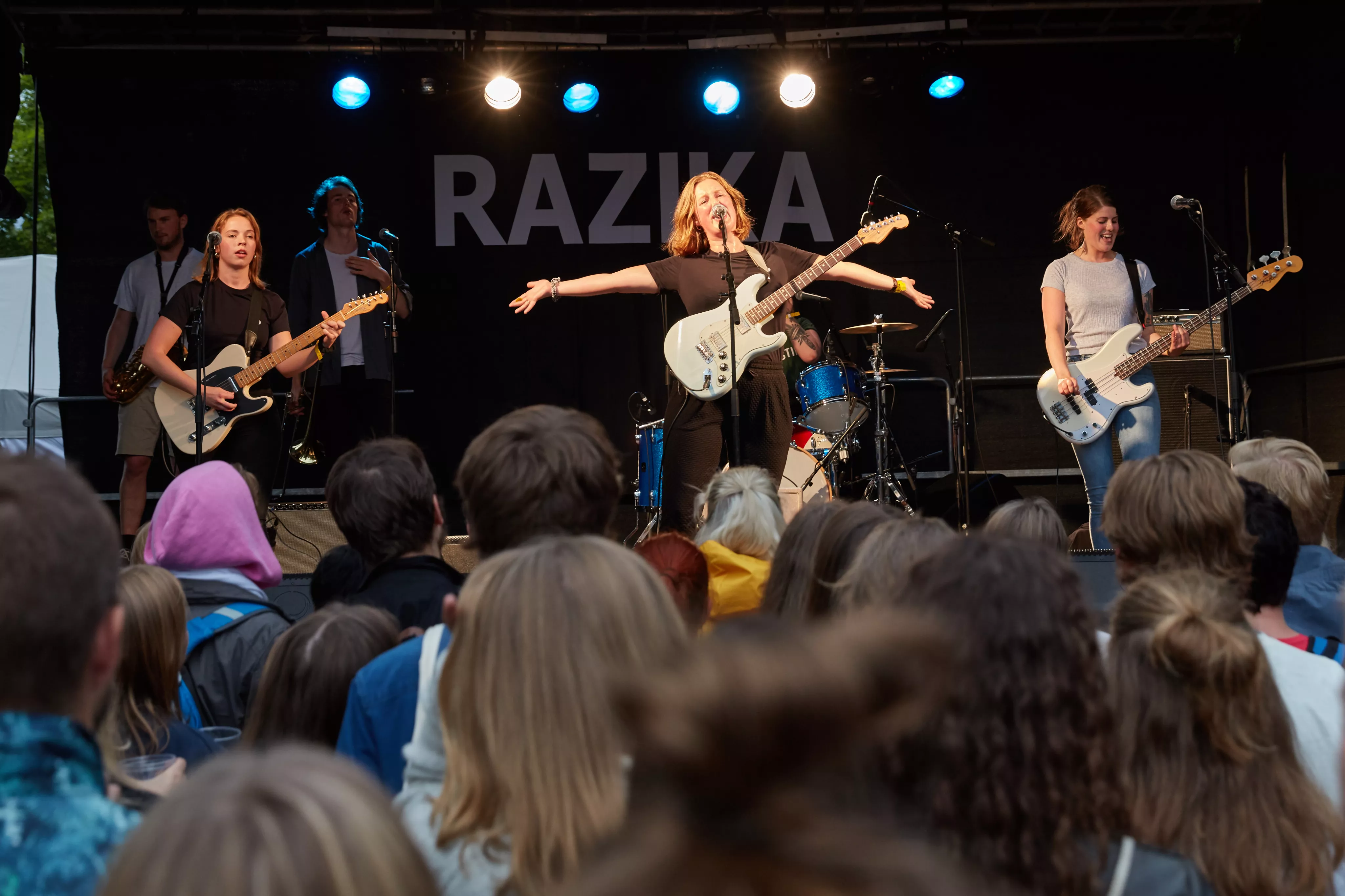 Sjarmen og gleden smittet over på publikum til tross for tekniske problemer