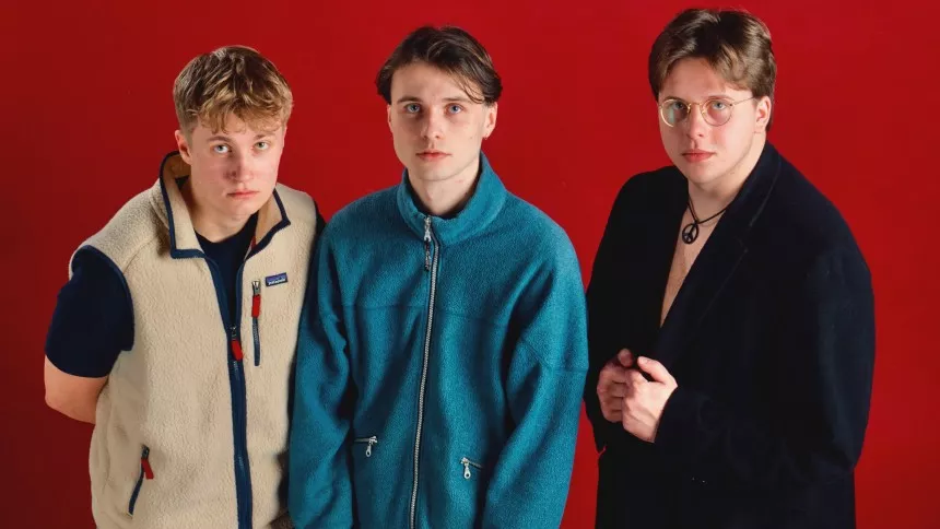 ANMELDELSE: 80'er-glade danske debutanter drukner i klichéer