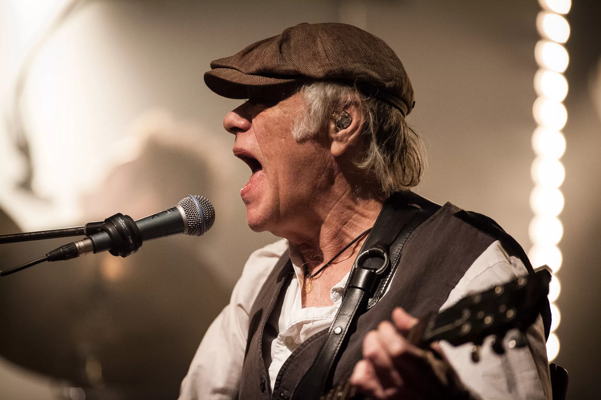 Skal Gasolin' eller TV-2 oversættes til polsk, tysk og fransk?