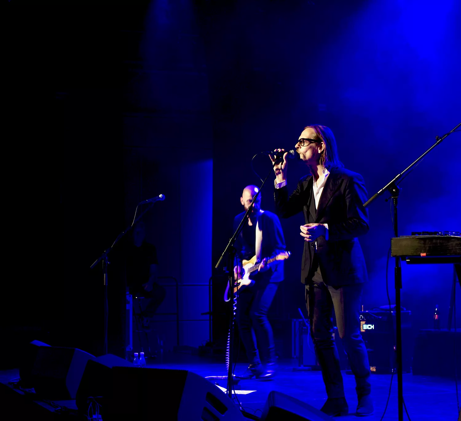 Dansksproget crooner i en syndflod af fortjent stående applaus