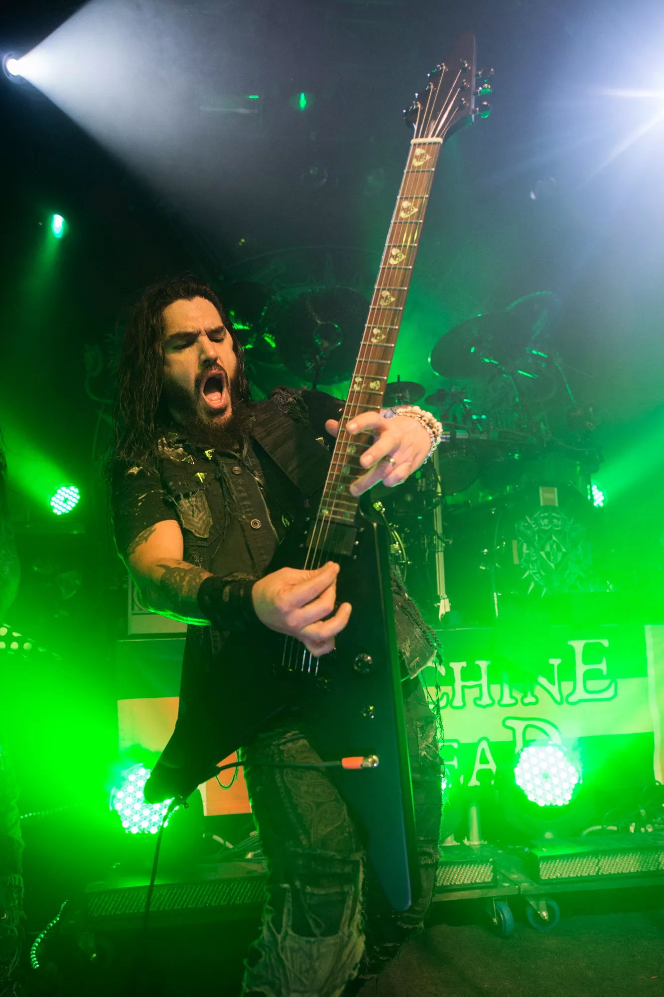 Maskinhoved med stilsikker knogleknusende brutalitet