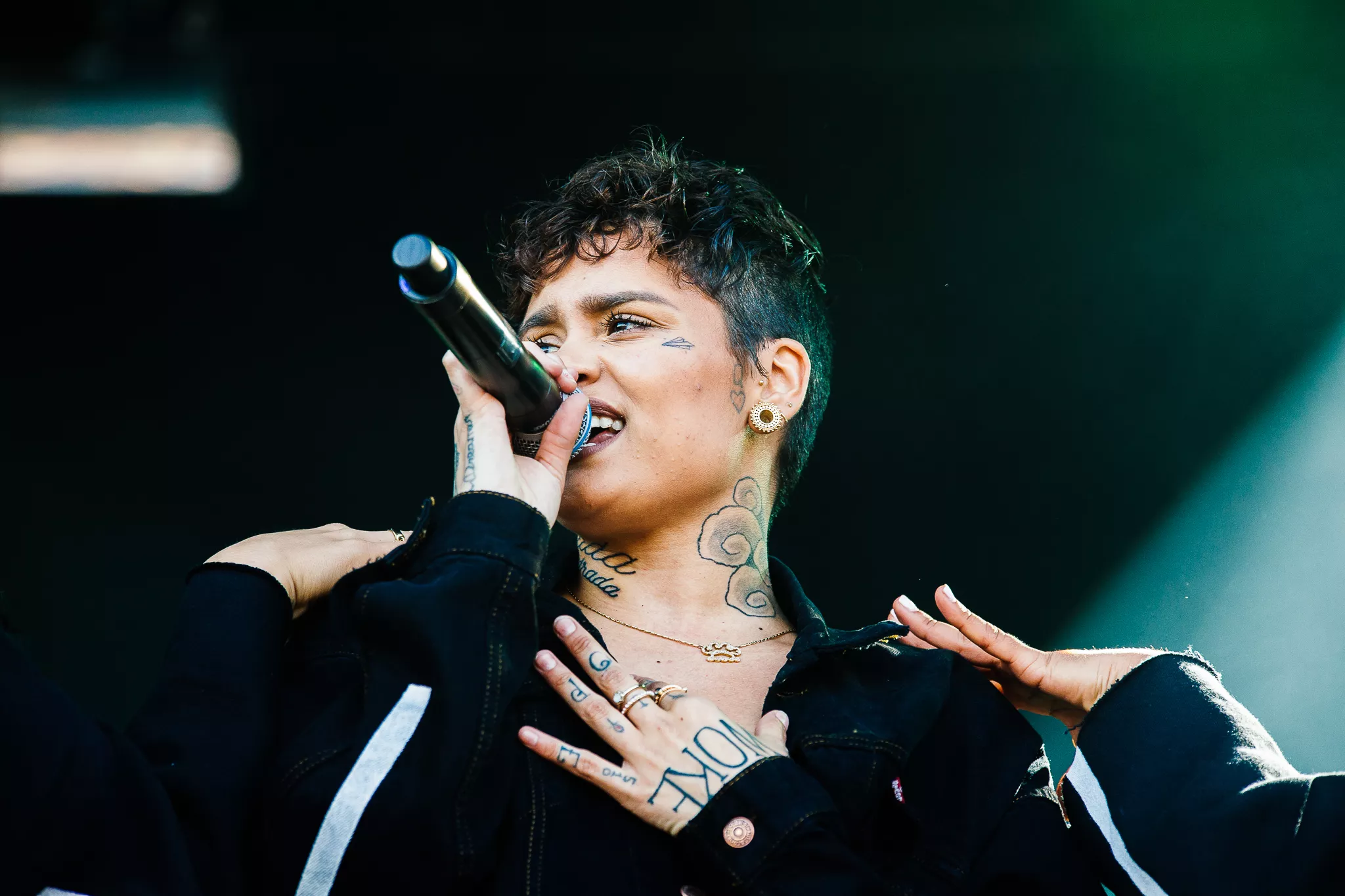 Uambitiøs og langtrukken debut fra hypet r&b-sensation 