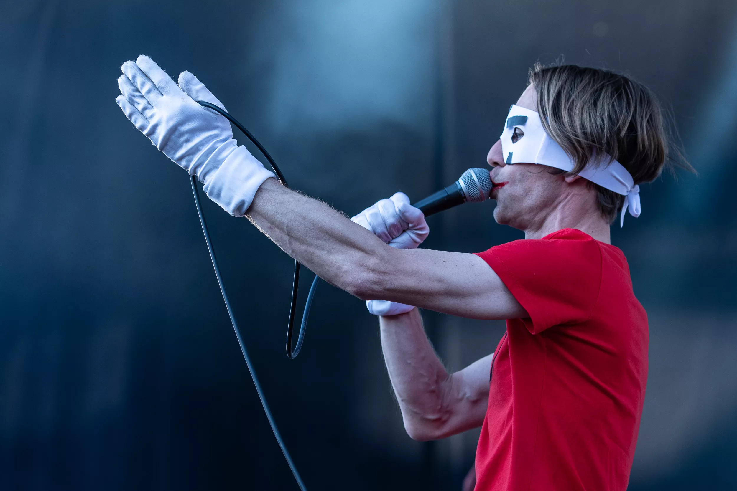 Bob Hund intar helt ny scen