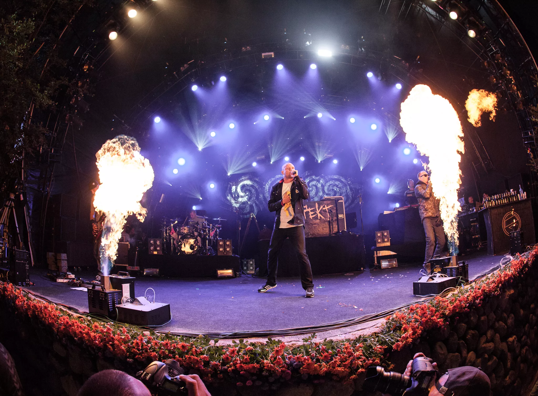 Suspekt garanterer fest og tager på turné