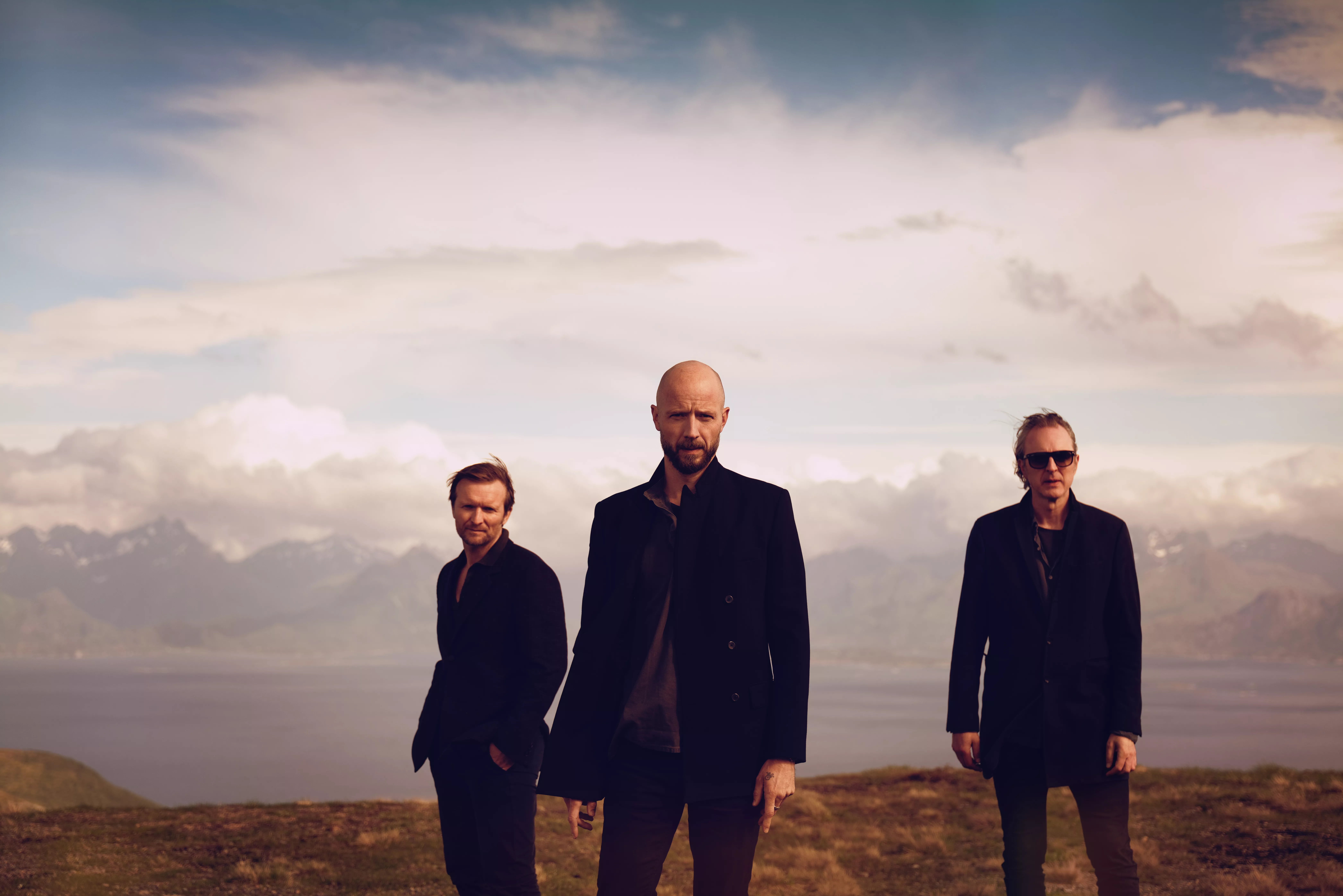 Madrugada 14 år etterpå: – Et blodtrimmet rockemaskineri