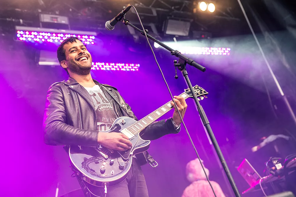 ÅRETS "AVGÅ, ALLA": En halvballad som är för mycket