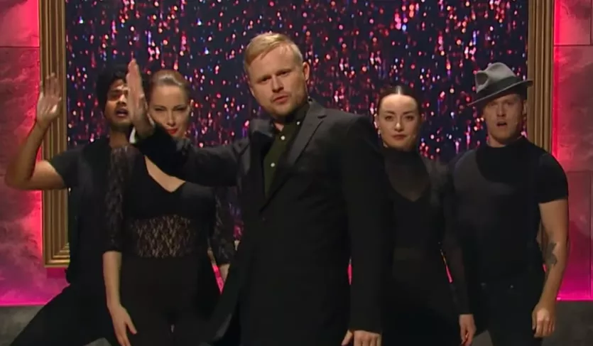 VIDEO: Jonathan Spang roaster Joy Mogensen i genial mini-musical