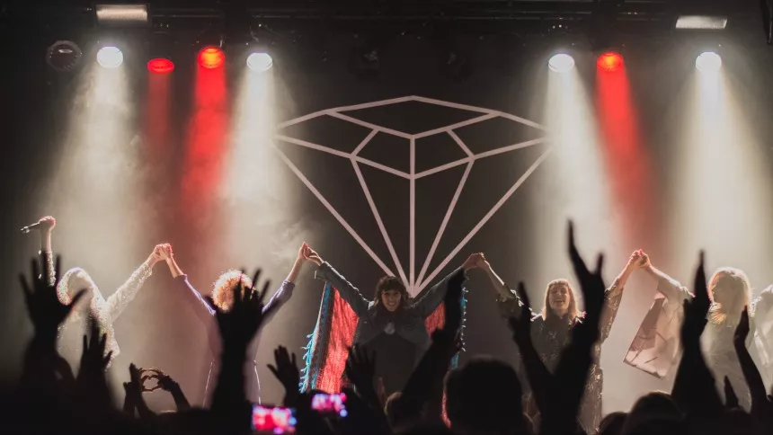 Hun Solo lancerer nyt online-univers – hylder diversiteten