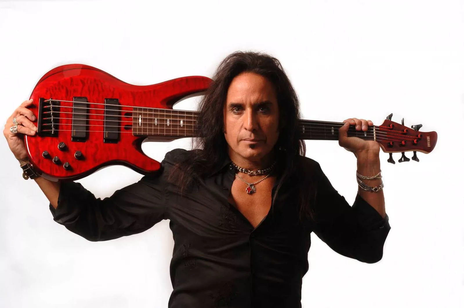 Stjernebassist giver danske koncerter