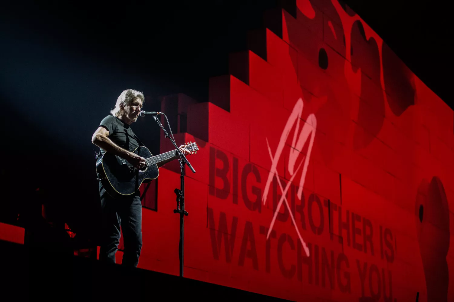 Roger Waters overvejer "The Wall"-protestkoncert ved den mexicanske grænse