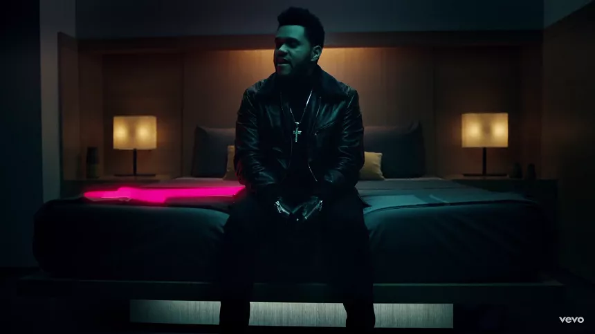 The Weeknd slår fortiden ihjel i sin nye musikkvideo