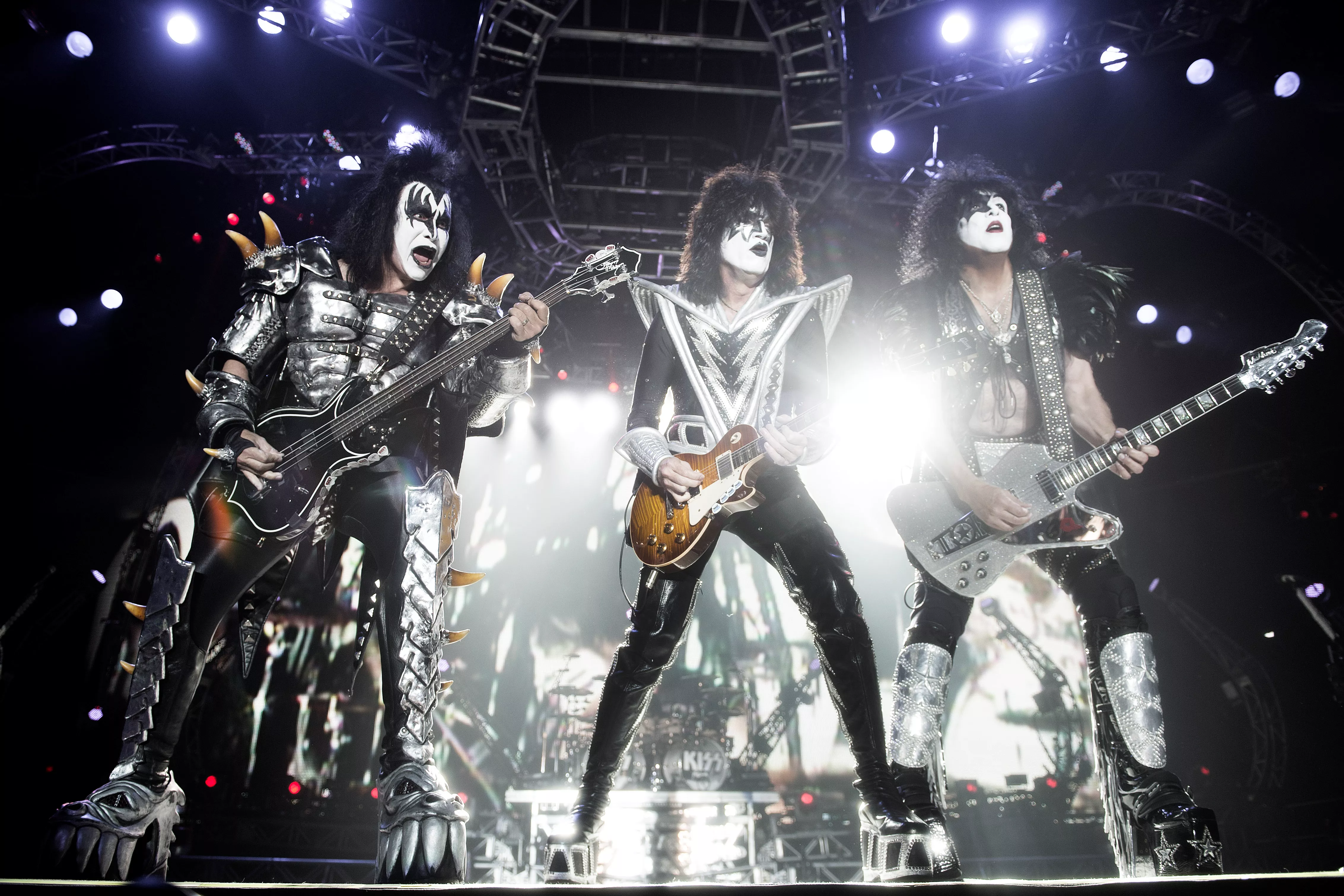 Oväntad cover och Ace Frehleys häxskratt – här är 4 fantastiska Kiss-klipp