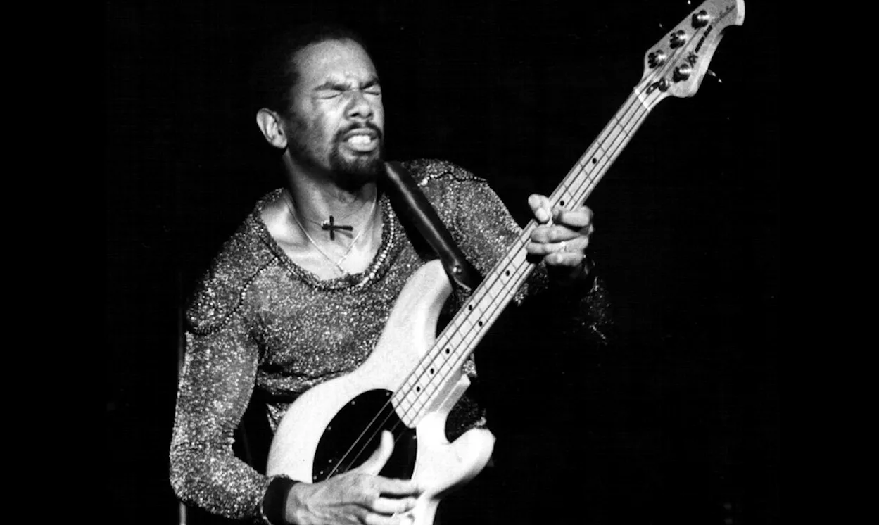 Michael Jacksons bassist død