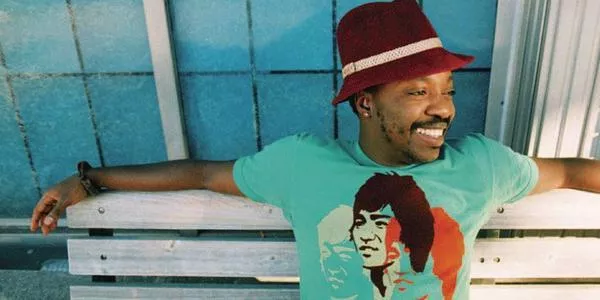 Anthony Hamilton gæster Vega