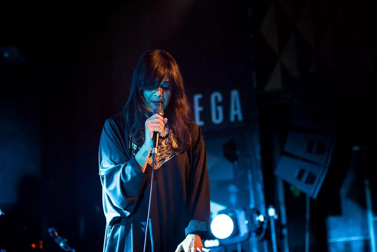 Imponerende nærvær og følelserne helt uden på tøjet