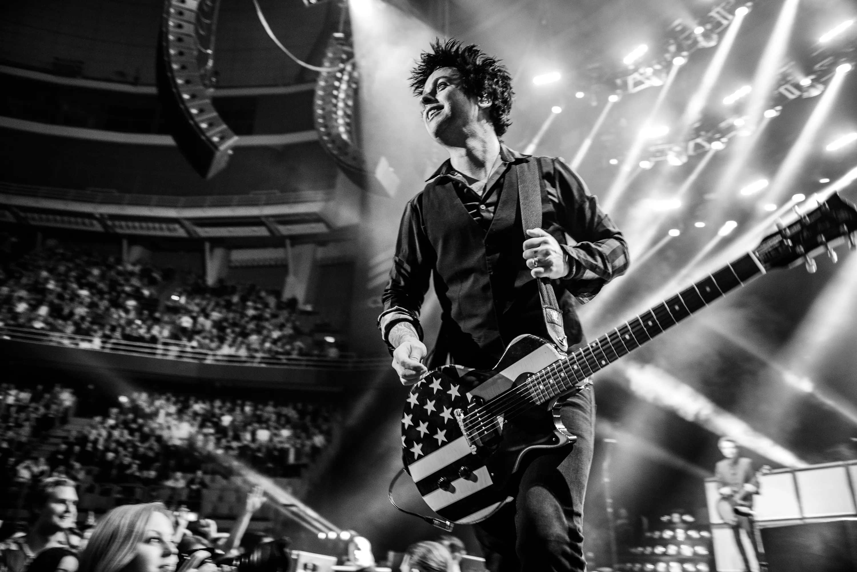 Svarer på kritikken i åpent brev