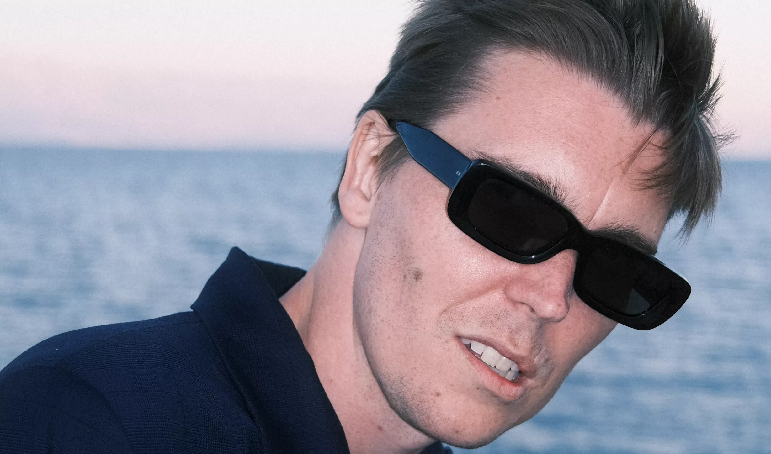 "Den personen var ett rövhål" – intervju med Alex Cameron