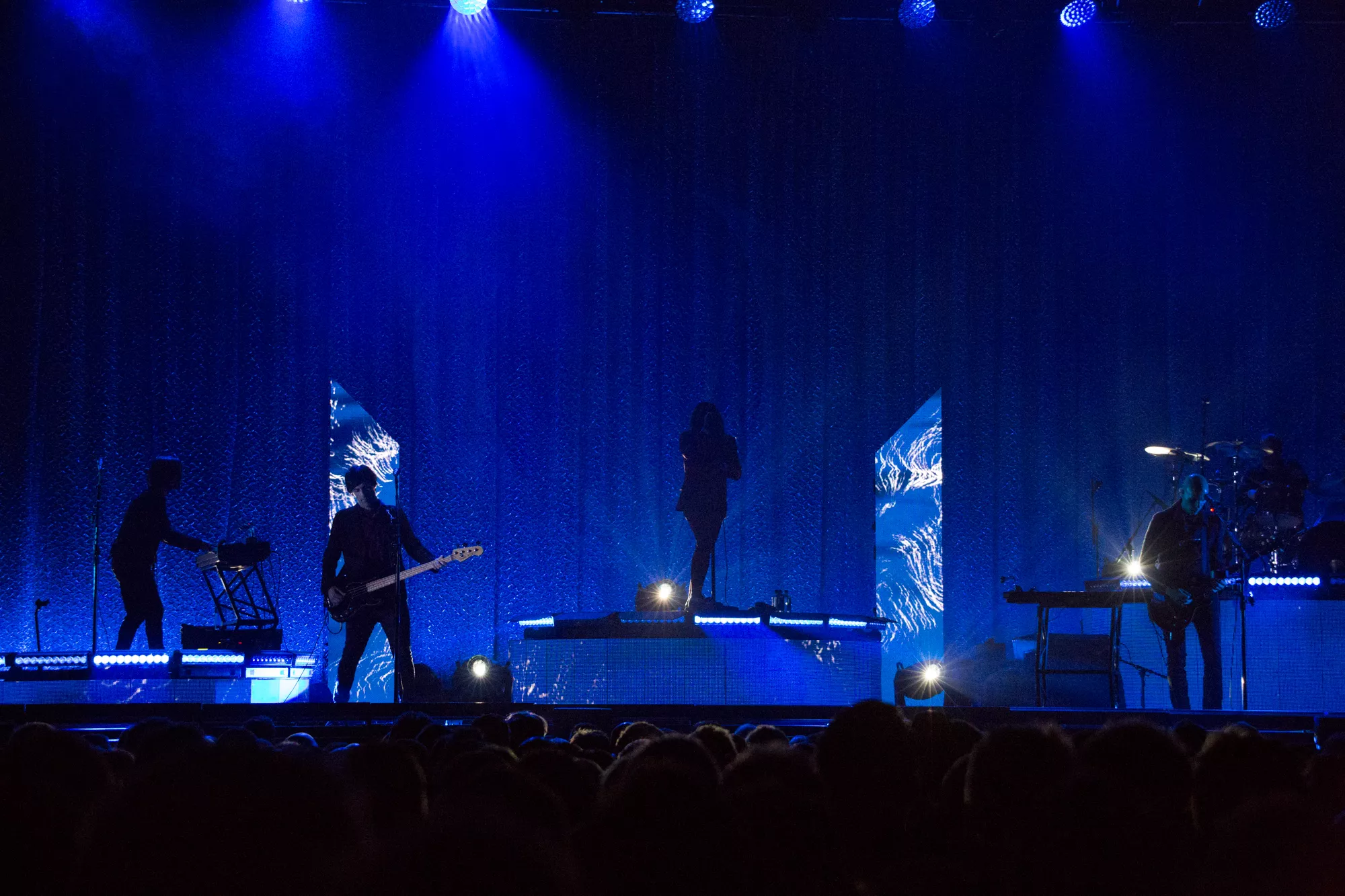 En mørklagt og audiofil høytidelighet