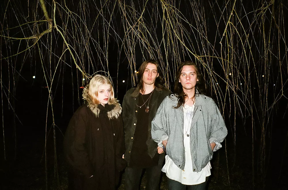 Salem – Anti-historien, folk står i kø for at skrive