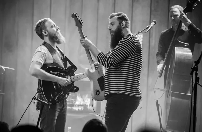 The White Album drager på intim efterårsturné