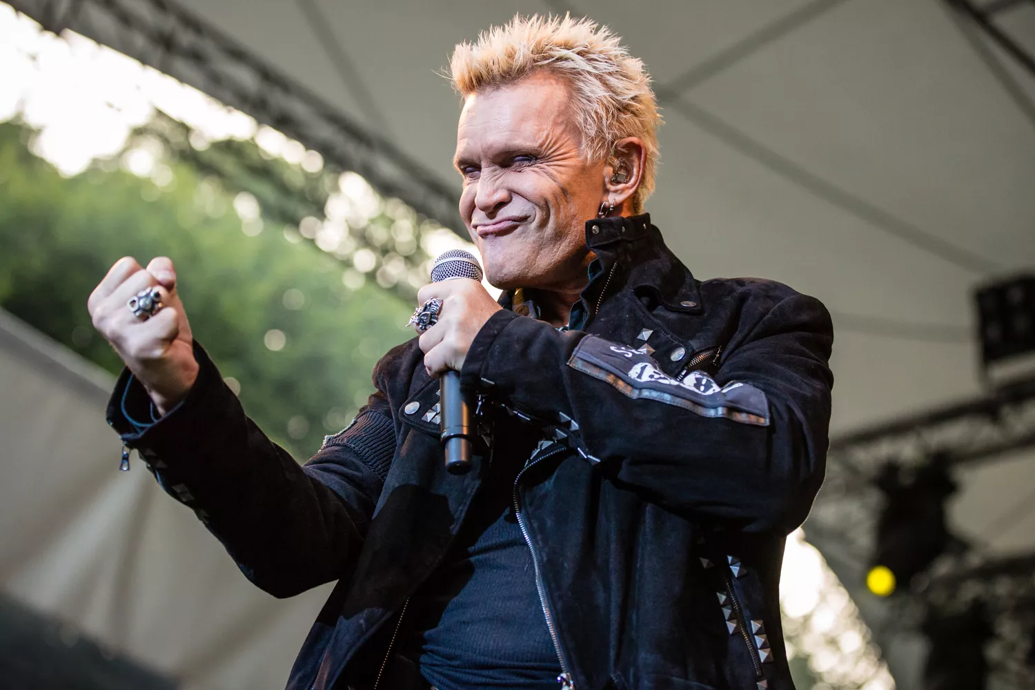 Miley Cyrus hylder Billy Idol i ny trailer: "Der er intet frækkere"