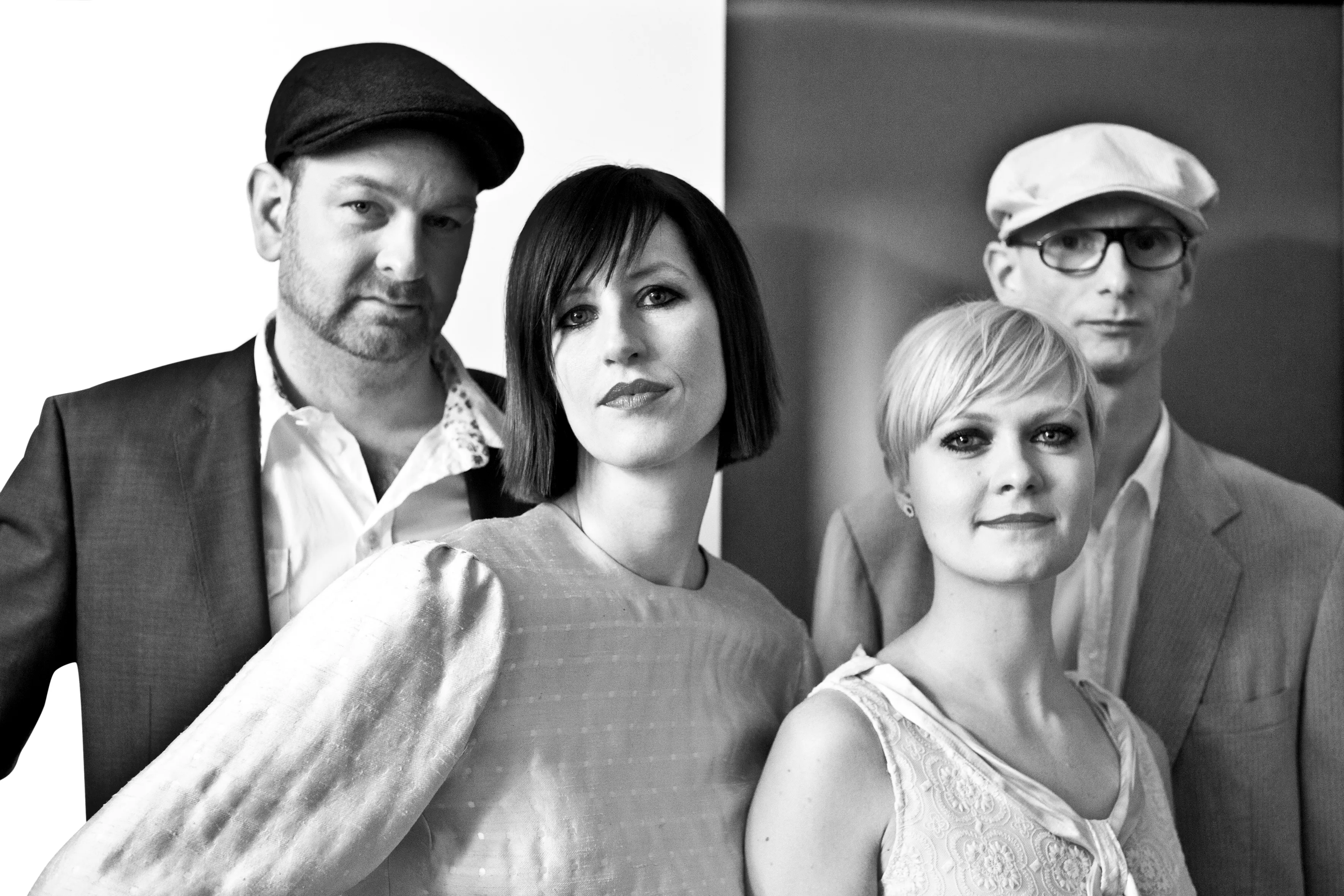 Next To Beluga udgiver toer