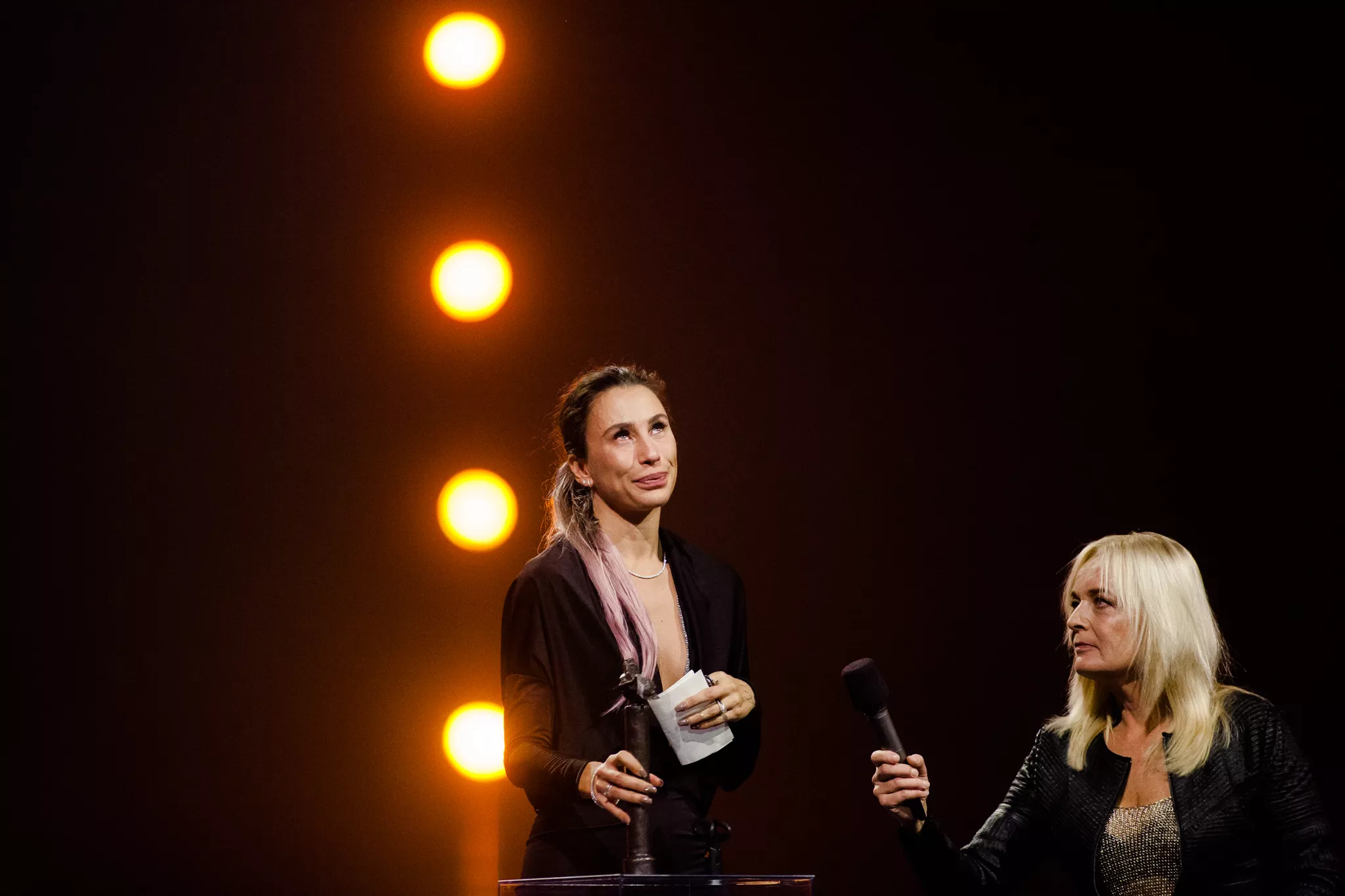 Diskussionen raser: Er Medina for ung til DMA's Ærespris?