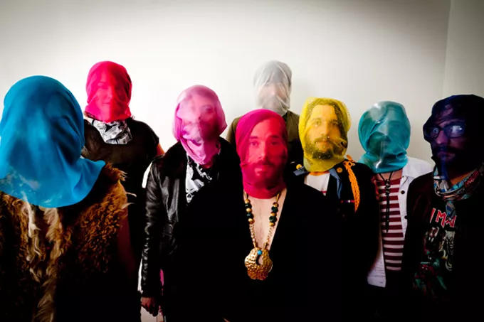 Kevin Barnes finner seg selv et sted mellom Beach Boys og Arca