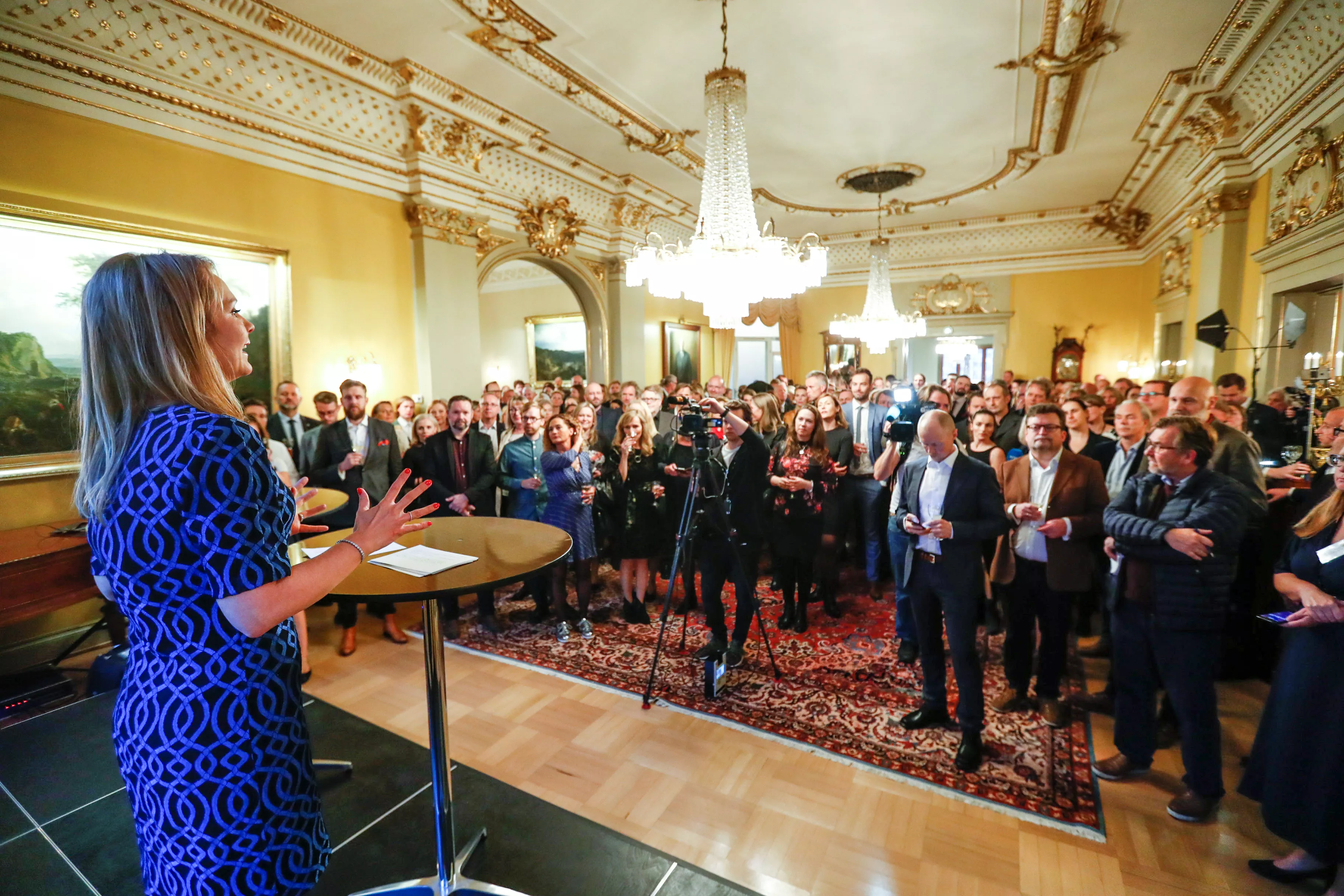 200 kulturfolk lot seg feire av kulturministeren