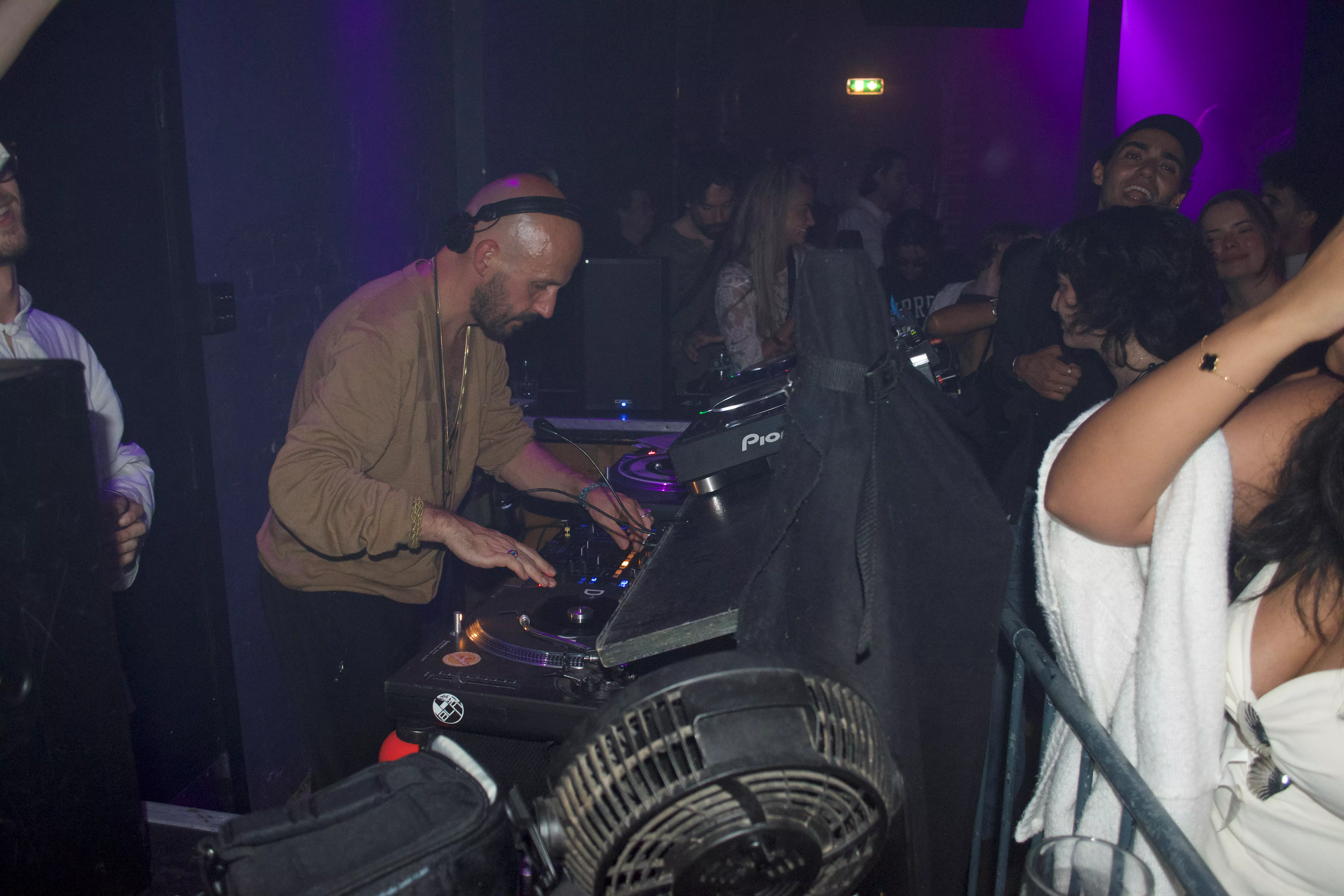  Frekvenser fra øst til vest