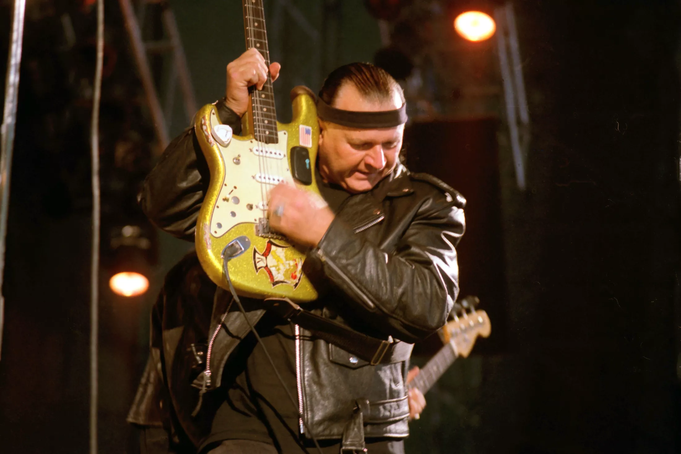 Guitarlegenden Dick Dale er død