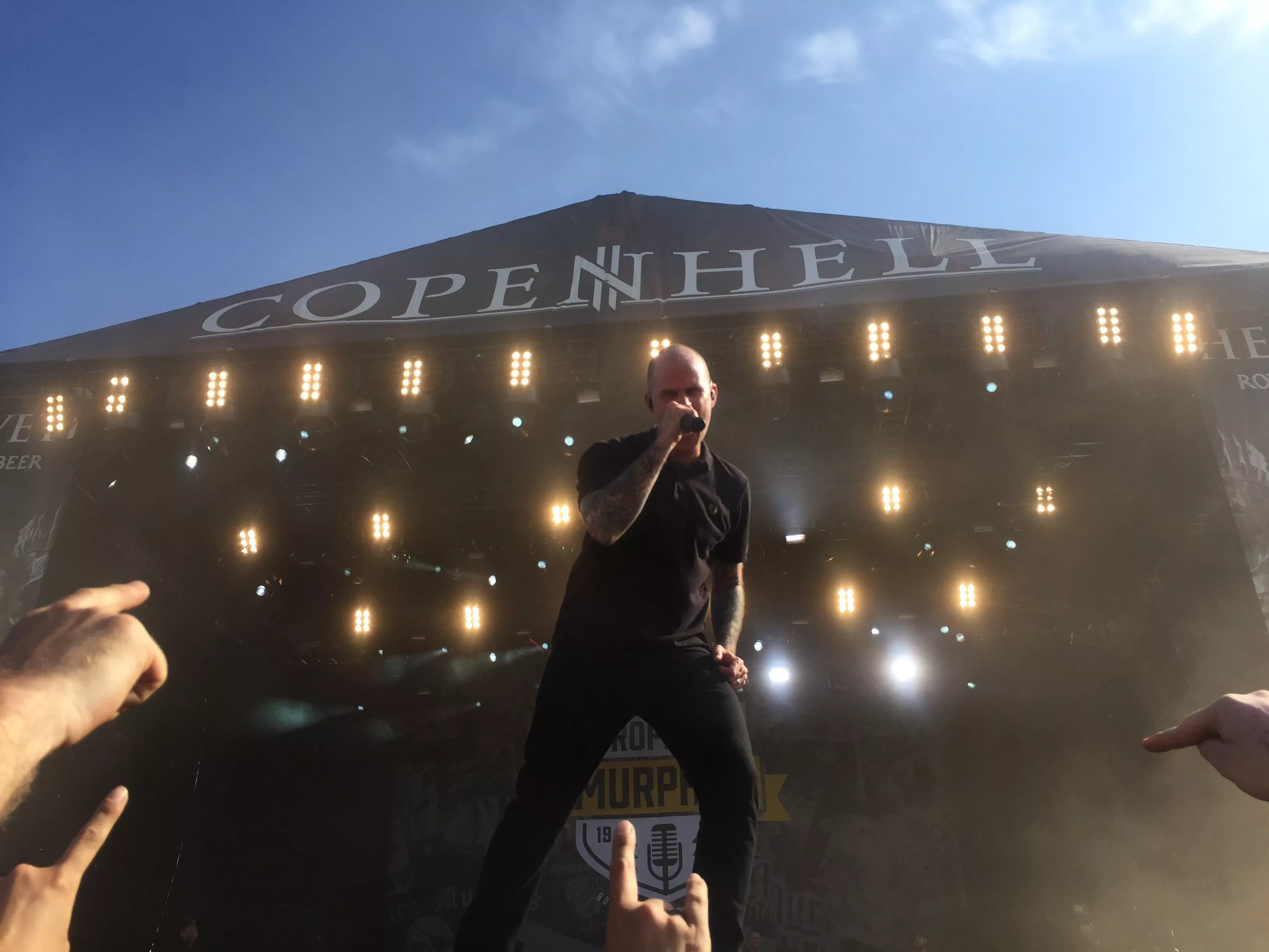 Kædedans i moshpitten 