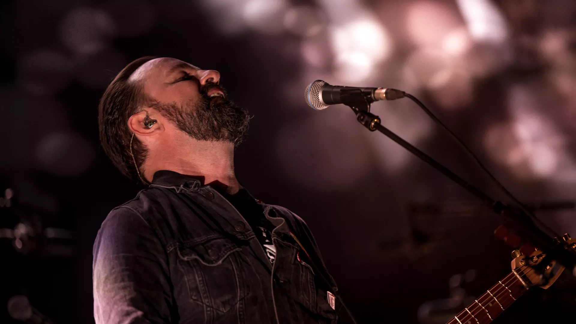 Rock-eminencer detonerer fællessang-ekkokammer