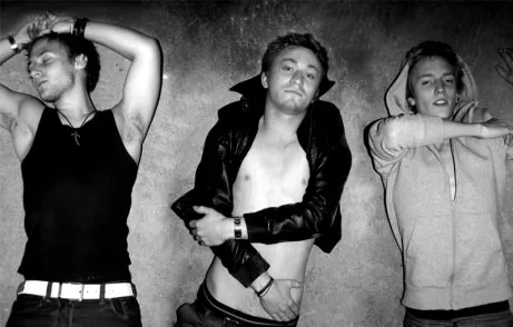 Tabu Records skriver kontrakt med Company