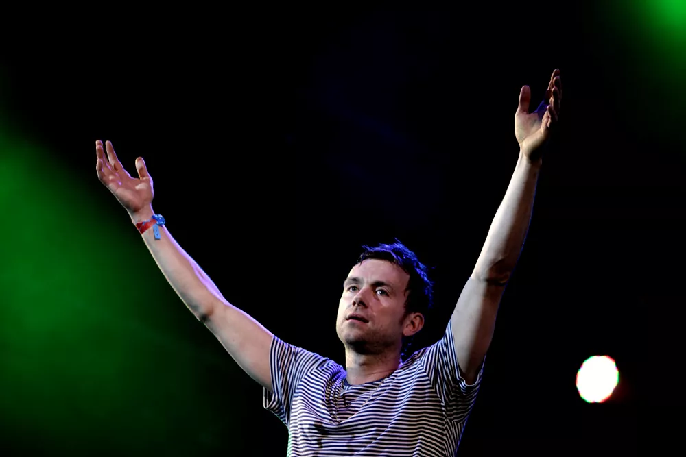 Hør Damon Albarns nye supergruppe