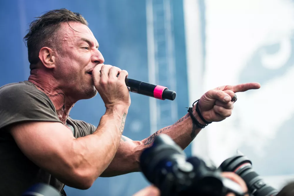 Den helt effektive knytter, lige imellem ørerne