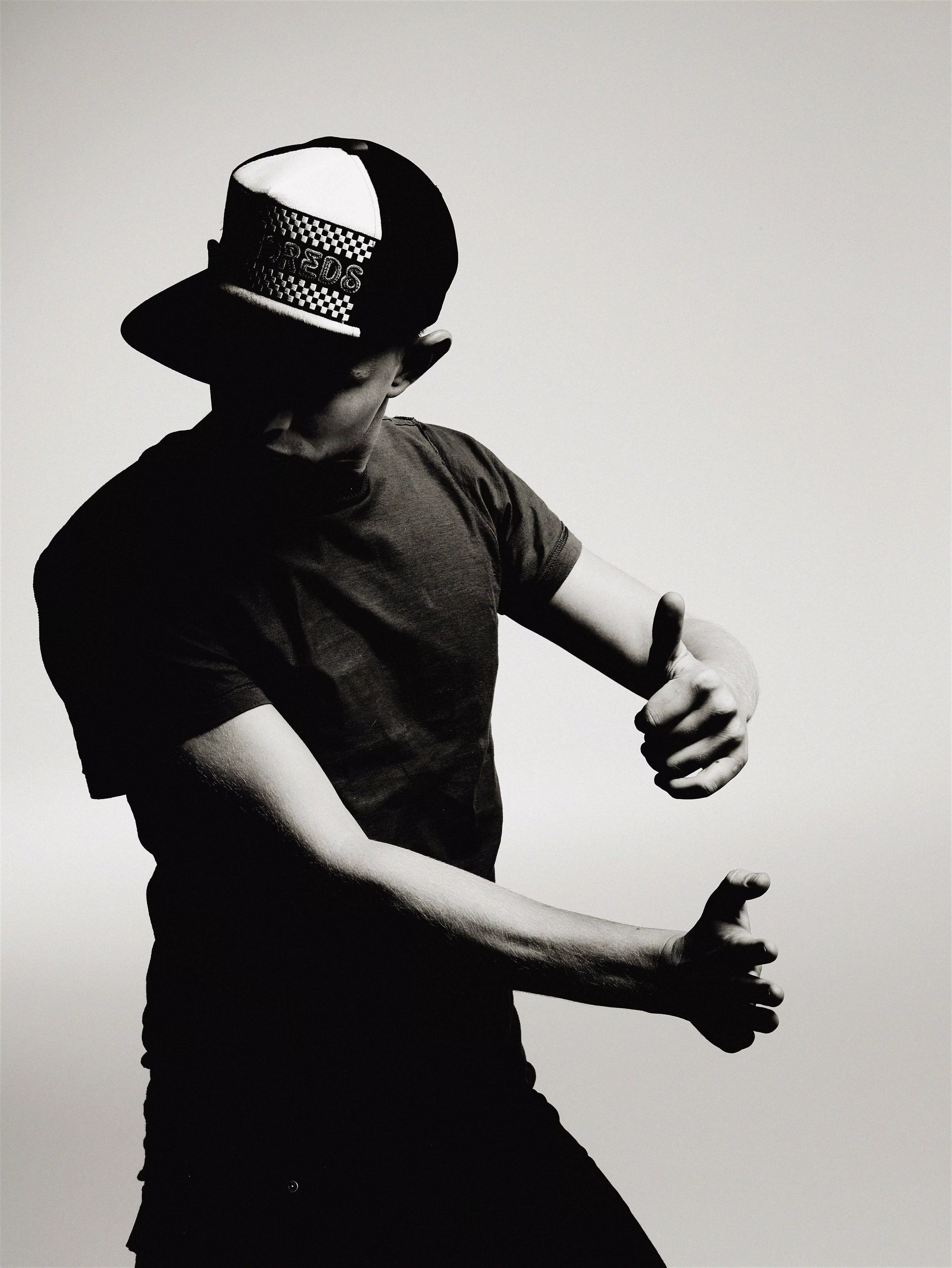 Birk Storm varmer op for Oh Land