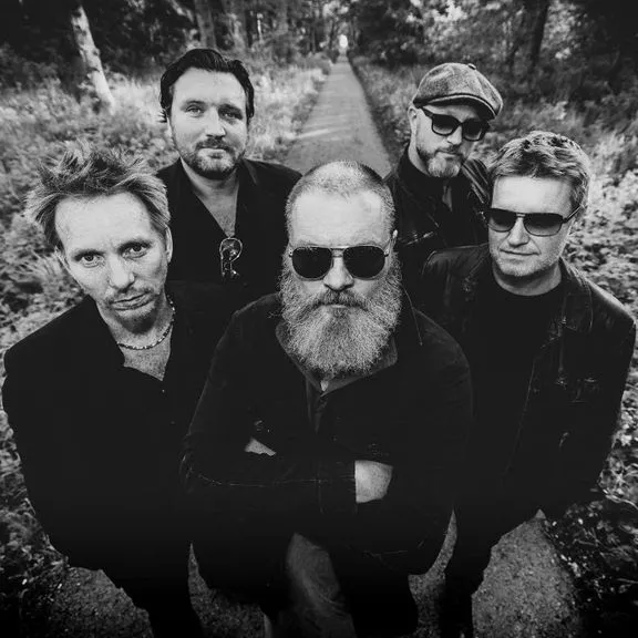 Baal tager på turné – har LiveStrings med 