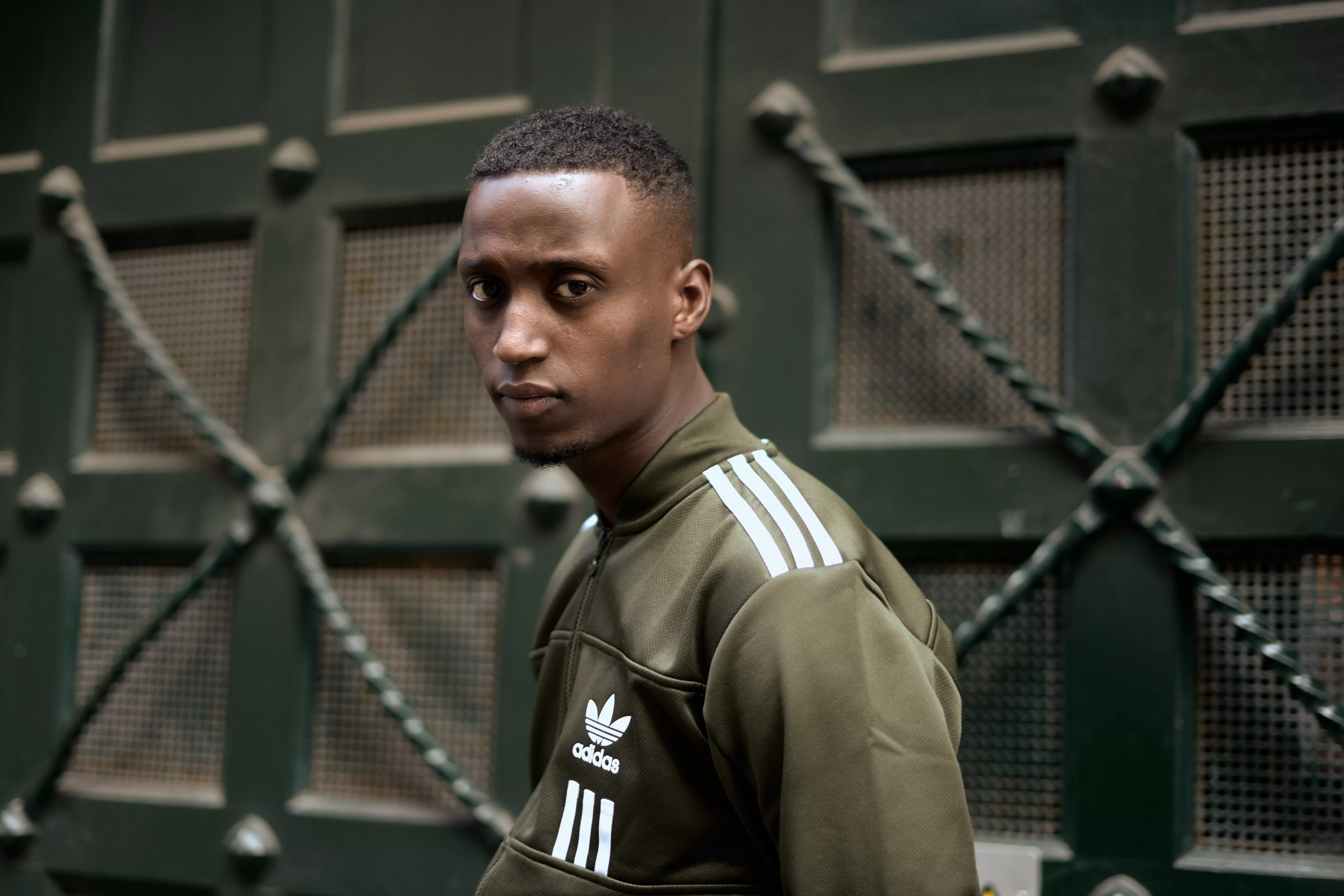 ANMELDELSE: Melodisk solskinsrap fra Aarhus