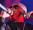 Genopstanden Jay-Z i storform i London